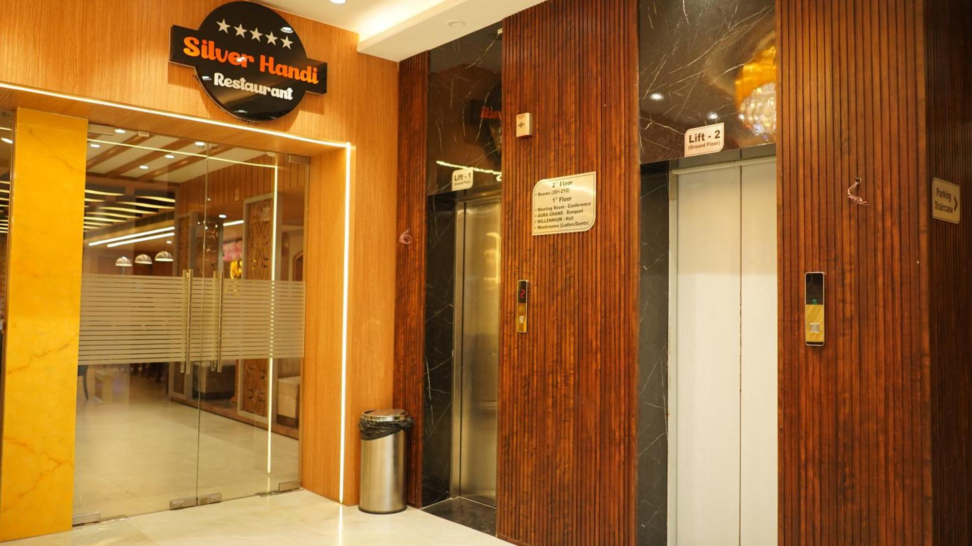 Hotel Silver Pearl Alīgarh Exterior foto